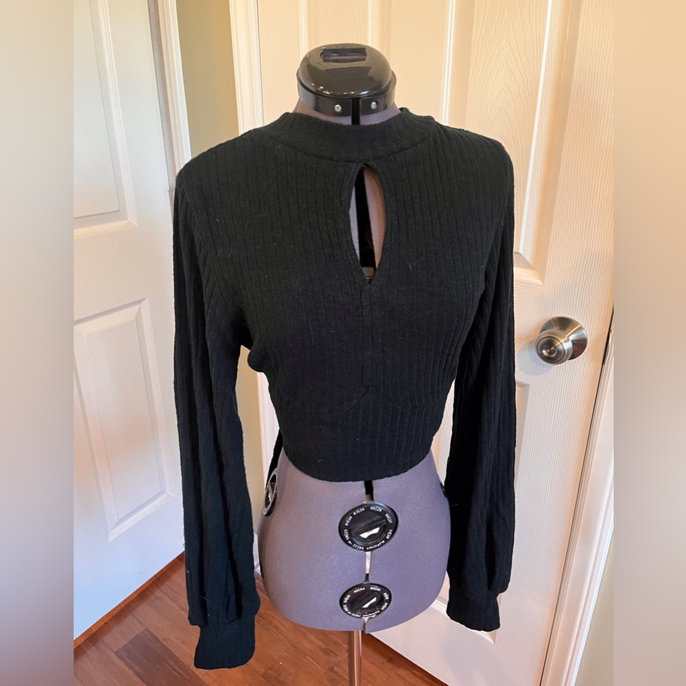 Rib knit open back long sleeve shirt